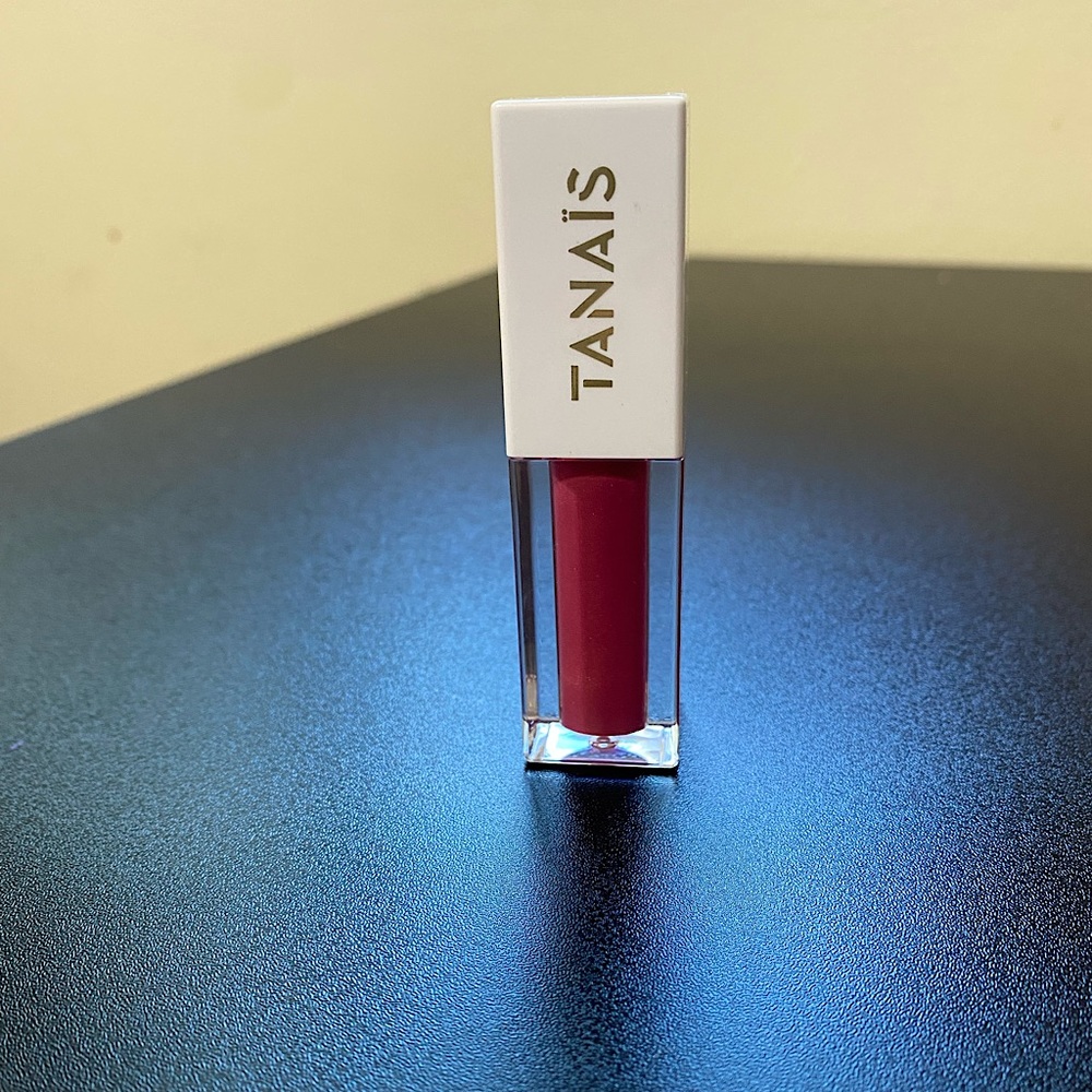 Tanais Lip Oil - Plumeria Petal NWOT